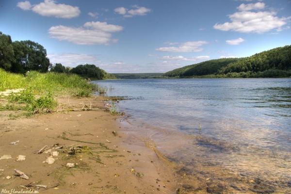 Река Ока
Ключевые слова: река вода небо облака день