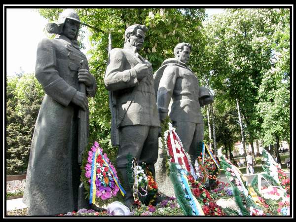 Мемориал Славы (скульптура)
